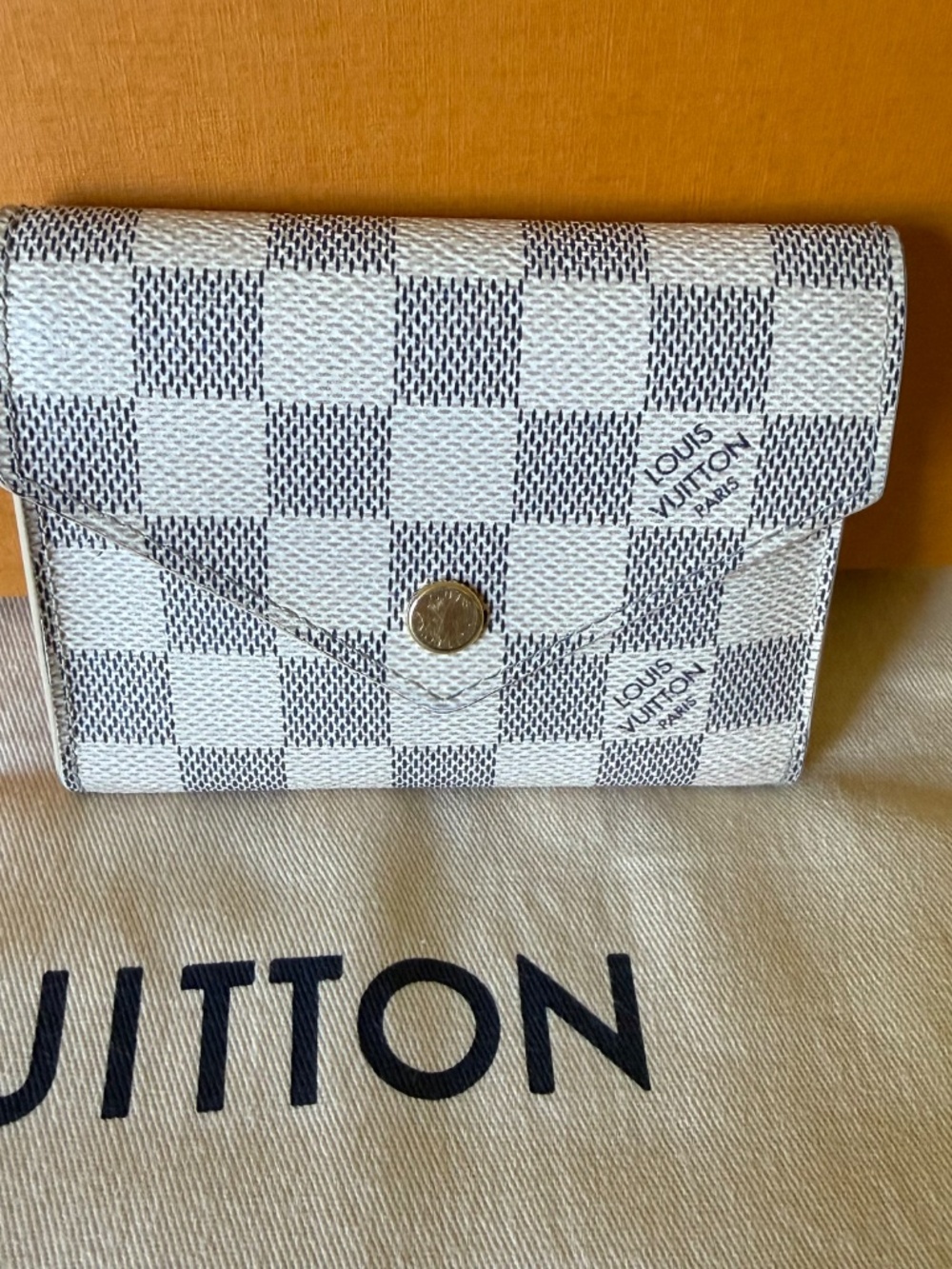 Louis Vuitton Victorine Wallet Damier Azur - Picture 7 of 17